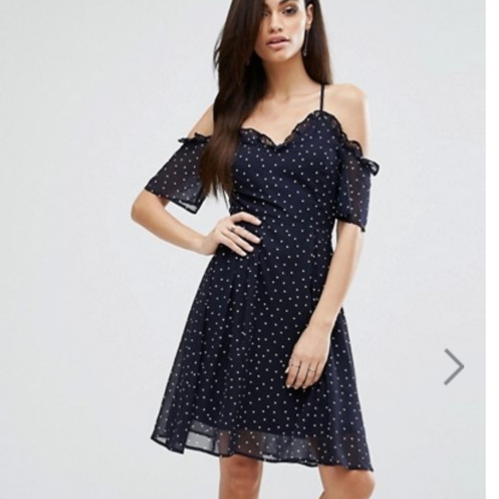 PrettyLittleThing Cold Shoulder Ruffle Dress US 6